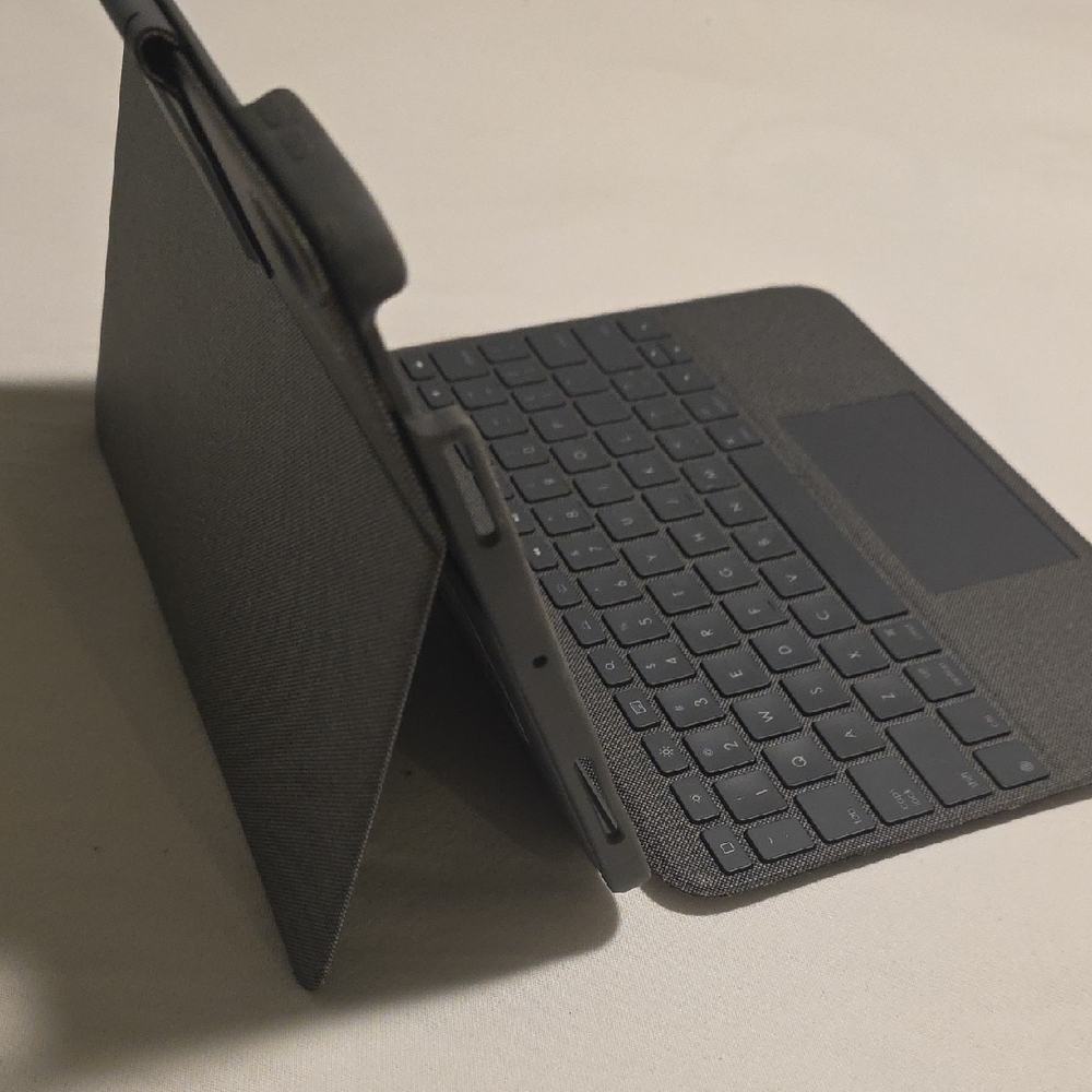 Logitech Gray Tablet Keyboard Folio - Picture 9 of 12